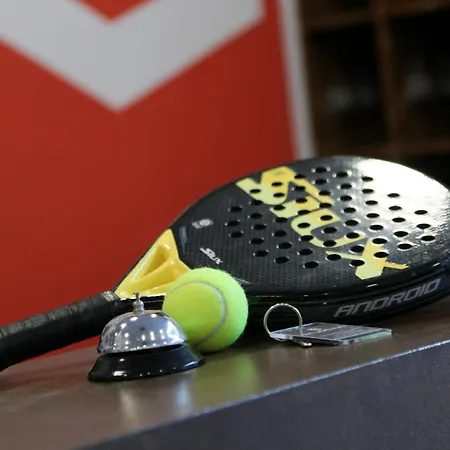 & Urban Padel Апарт-отель Милан