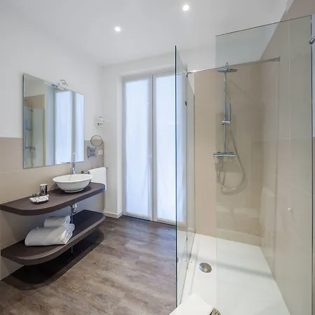 & Urban Padel Lägenhetshotell 4*