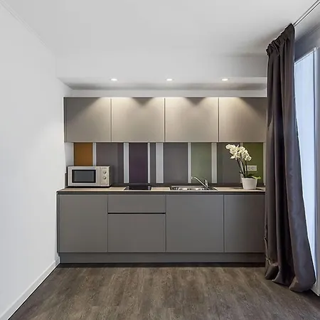 & Urban Padel Aparthotel Milano