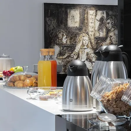 & Urban Padel Apart-hotel Milão