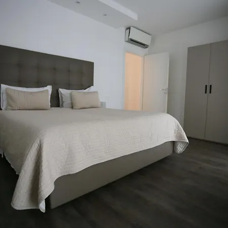 & Urban Padel Aparthotel Milano