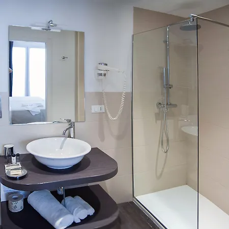 & Urban Padel Apart-hotel 4*