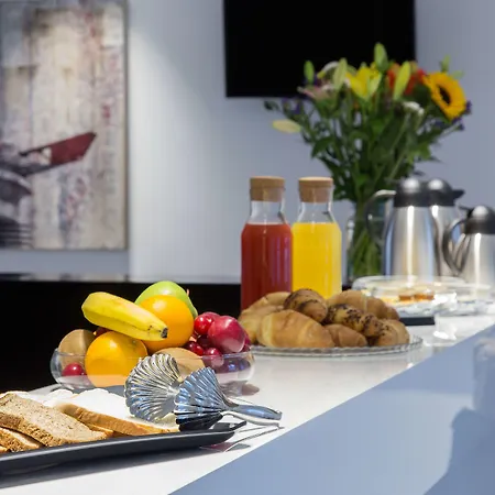 & Urban Padel Apart-hotel Milão