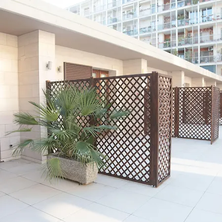 & Urban Padel Apart-hotel Milão