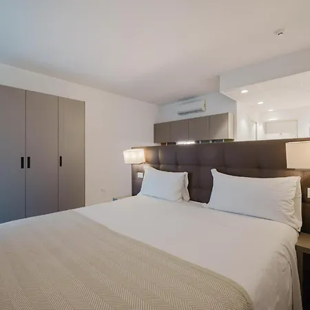 & Urban Padel Aparthotel