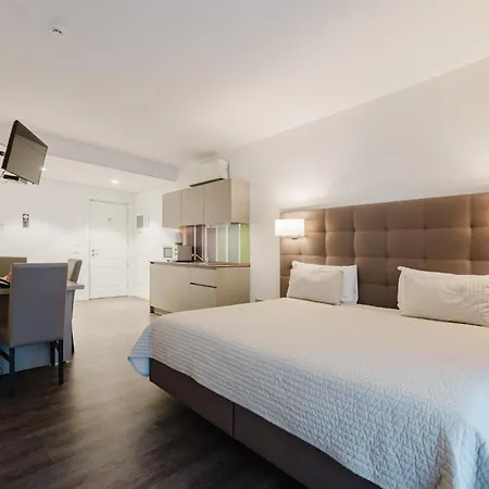 Aparthotel & Urban Padel