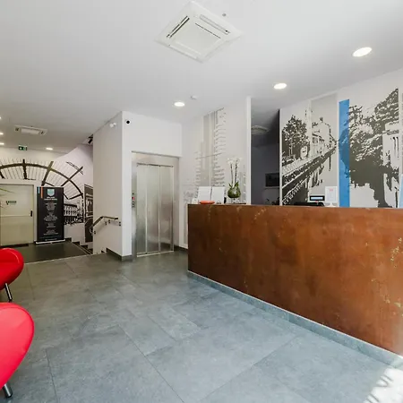 Aparthotel & Urban Padel 4*