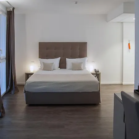 & Urban Padel Apart-hotel Milão