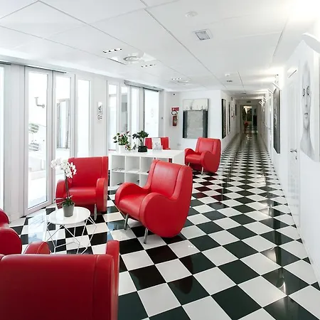 Aparthotel & Urban Padel 4*