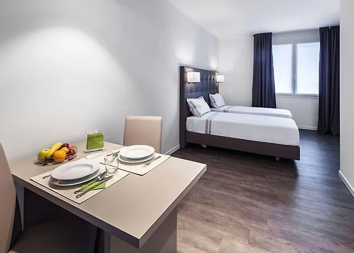 & Urban Padel アパートホテル ミラノ