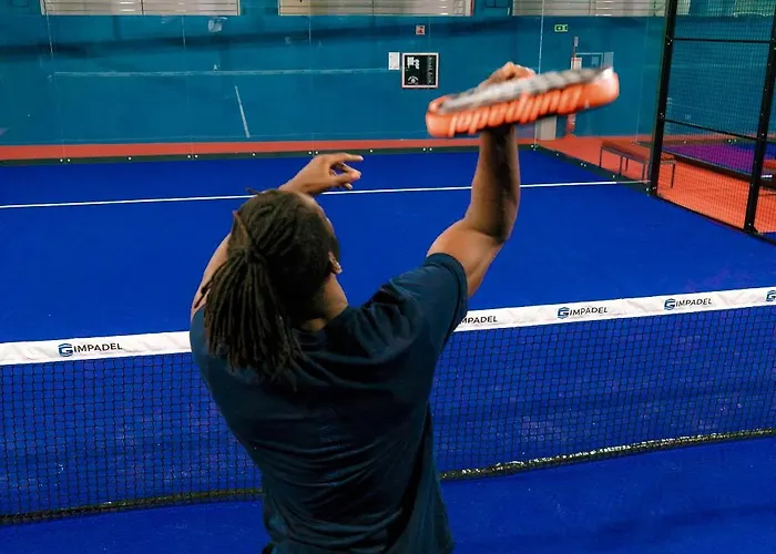 アパートホテル & Urban Padel ミラノ