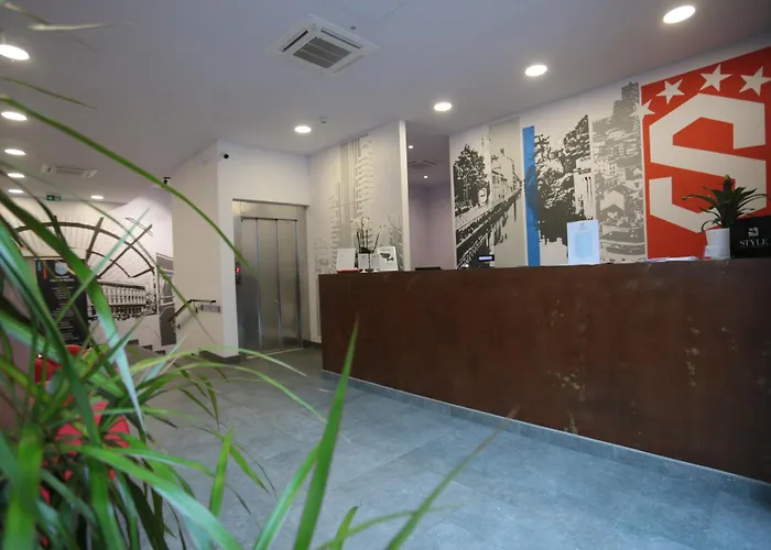 & Urban Padel アパートホテル