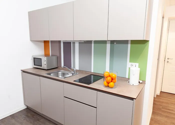 & Urban Padel 4* ミラノ