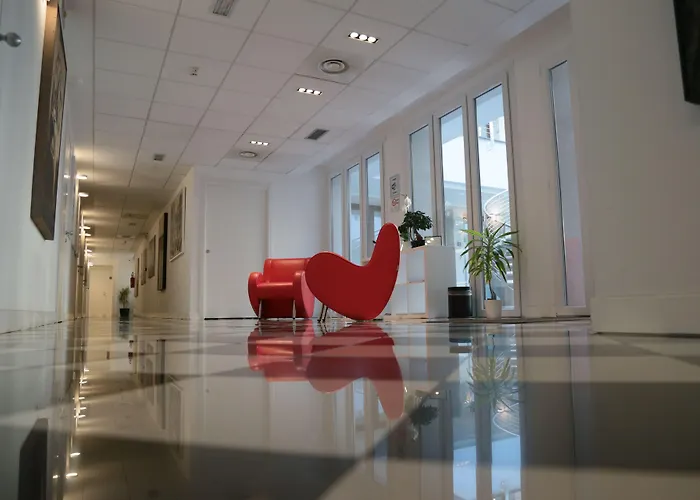 & Urban Padel 4* ミラノ