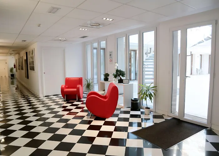 アパートホテル & Urban Padel 4*