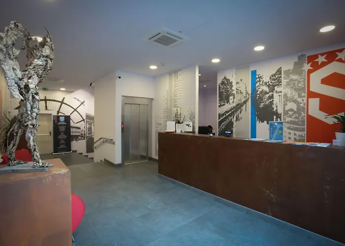 & Urban Padel Apart Otel Milano